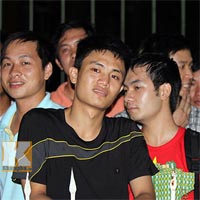 Bóng đá - Fan thức trắng đêm săn vé xem CK của U19 Việt Nam