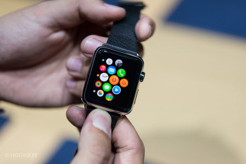 Apple Watch: Vẫn giữ nét riêng của đồng hồ truyền thống - 1