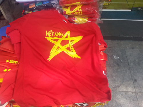 Áo cờ đỏ sao vàng "được mùa" nhờ U19 Việt Nam - 1
