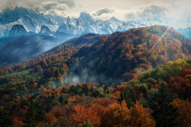 15. Dãy núi Alps, Thụy Sĩ&nbsp;vào&nbsp;mùa thay lá.
