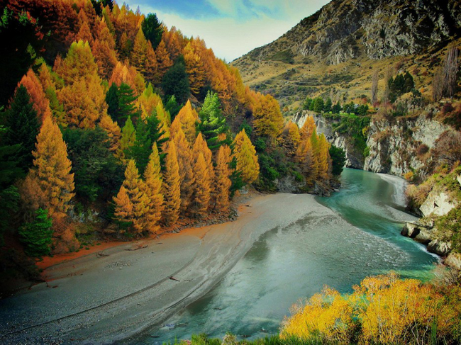 16.&nbsp;Vùng&nbsp;Otago,&nbsp;New Zealand vô cùng quyến rũ khi&nbsp;được tô vẽ bởi "họa sĩ mùa thu".
