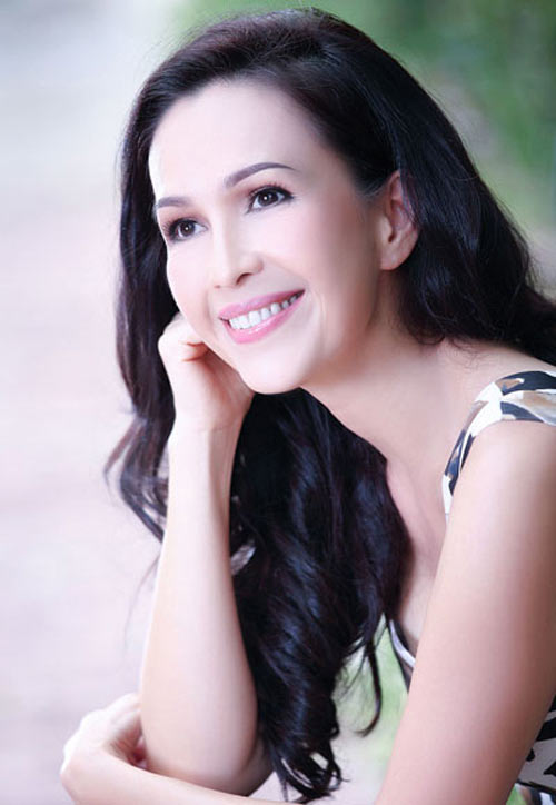 Vẻ đẹp say lòng người của 4 mỹ nhân U60 - 9