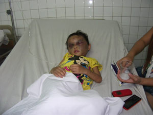 Tin tức trong ngày - Bé 4 tuổi bị đánh dã man: Công an tạm giữ cha mẹ cháu