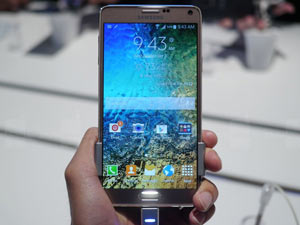 Trên tay Samsung Galaxy Note 4 vỏ kim loại