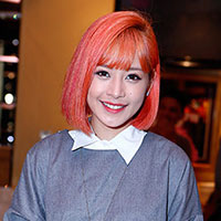 Phim - Chi Pu "giấu quần" nổi bật giữa dàn hot girl