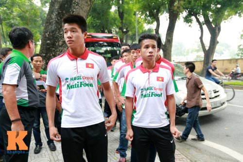 U19 Việt Nam thắp hương tưởng nhớ Tướng Giáp - 1