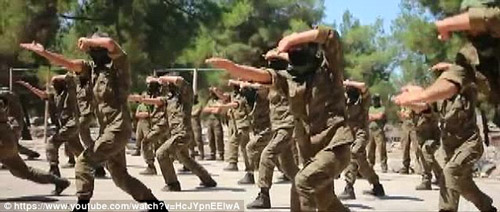 Phiến quân Syria tung video huấn luyện chiến binh - 1