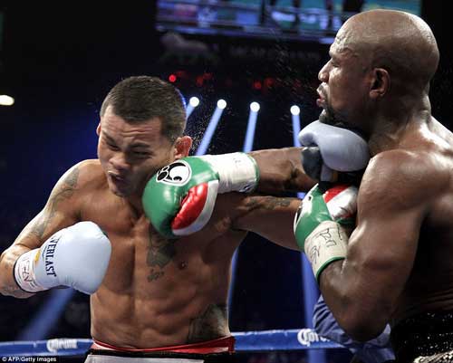Mayweather vẫn “độc cô cầu bại” - 5