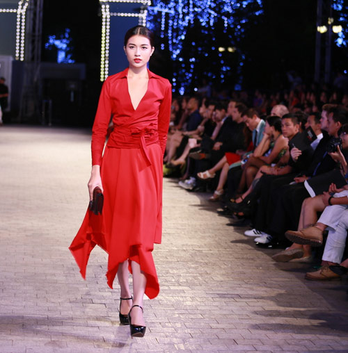 Thiết kế trăm triệu khuấy đảo Đẹp Fashion Runway - 12