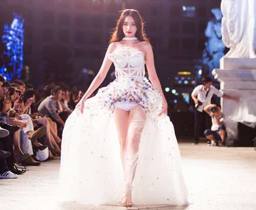 Thiết kế trăm triệu khuấy đảo Đẹp Fashion Runway - 9