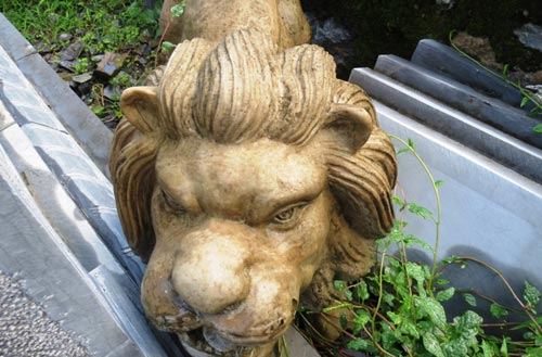 Sư tử đá ngoại lai ở làng nghề đá mỹ nghệ mốc xanh vì ế - 2