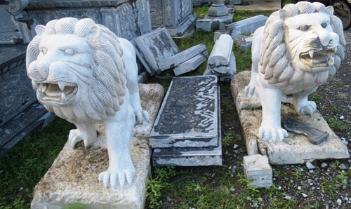 Sư tử đá ngoại lai ở làng nghề đá mỹ nghệ mốc xanh vì ế - 3