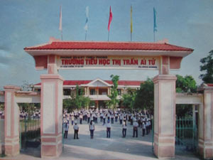 Giáo dục - du học - "Bi hài" ở Quảng Trị: In hình trường lên vở rồi... bán cho học sinh