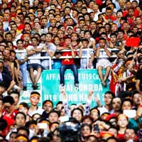 Tin tức trong ngày - Sân Mỹ Đình nhồi 5 vạn người: "Vỡ" sân sẽ thành thảm họa?