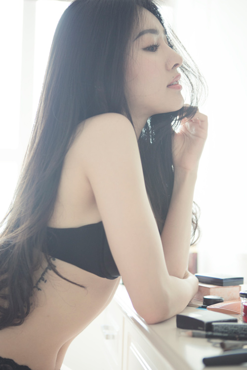 Hot girl Đà Lạt bốc lửa với đồ lót ren - 2