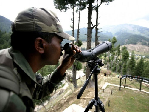 Ấn Độ ồ ạt xây tiền đồn quân sự dọc biên giới TQ - 1