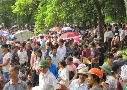 Thanh Hóa: Hàng nghìn người trảy hội Lam Kinh - 1