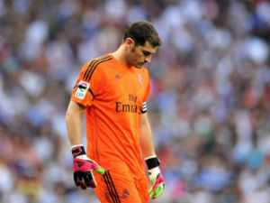 Bóng đá - Sức ép dữ dội, Casillas "tính bài chuồn"