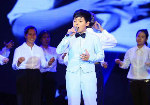 Quang Lê kinh ngạc vì cậu bé The Voice Kids giống hệt mình - 2