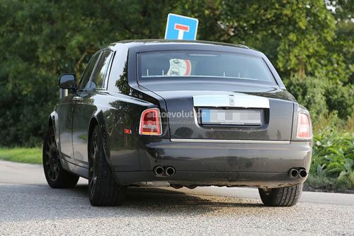Rolls-Royce Phantom mới hiện nguyên hình - 3