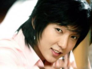 Lee Jun Ki chia sẻ chuyện riêng tư với người hâm mộ