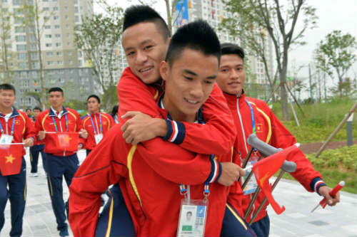 Tuyển thủ U23 Võ Huy Toàn sớm chia tay ASIAD - 1