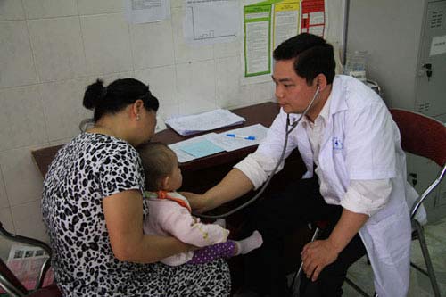 Thủ tướng: Tiêm vắc xin sởi miễn phí cho 23 triệu trẻ em - 1