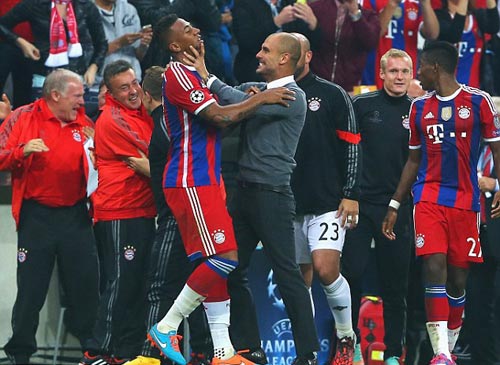 Pep hài lòng về Bayern, Man City bất phục - 1