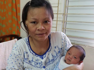 Bạn trẻ - Cuộc sống - Chuyện người mẹ trẻ nuôi những đứa con có HIV