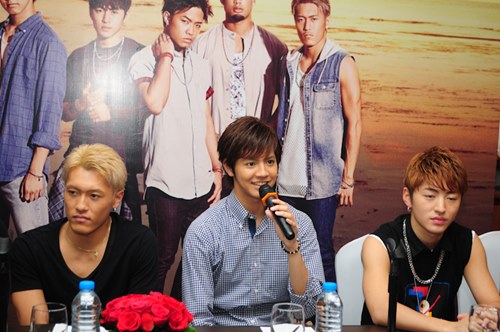 Nhóm nhạc mỹ nam Nhật háo hức biểu diễn tại Việt Nam - 3