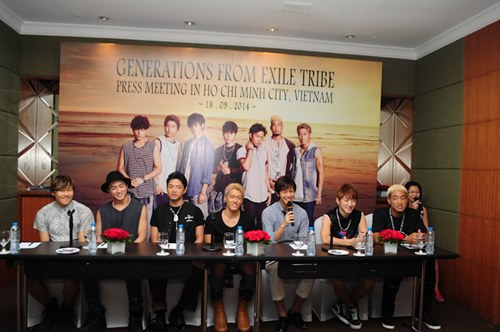 Nhóm nhạc mỹ nam Nhật háo hức biểu diễn tại Việt Nam - 4