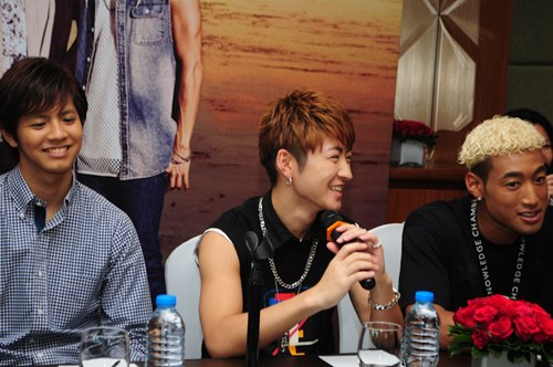 Nhóm nhạc mỹ nam Nhật háo hức biểu diễn tại Việt Nam - 8