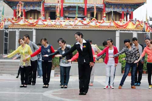 Nhà hàng gọi món ăn bằng... tay - 5