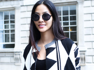 Bí quyết mặc đẹp - Hoàng Thùy sành điệu, hiện đại giữa phố London