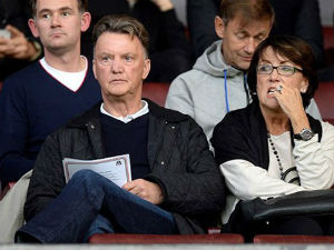 Bóng đá - HLV Van Gaal dằn mặt nhóm... Latin ở M.U