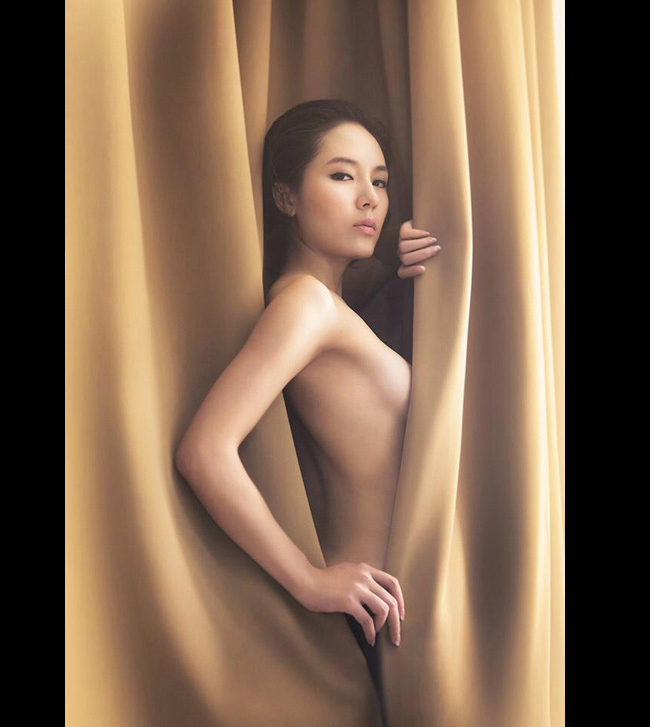 Hình ảnh dạn dĩ của Khánh Linh làm nhiều người giật mình
