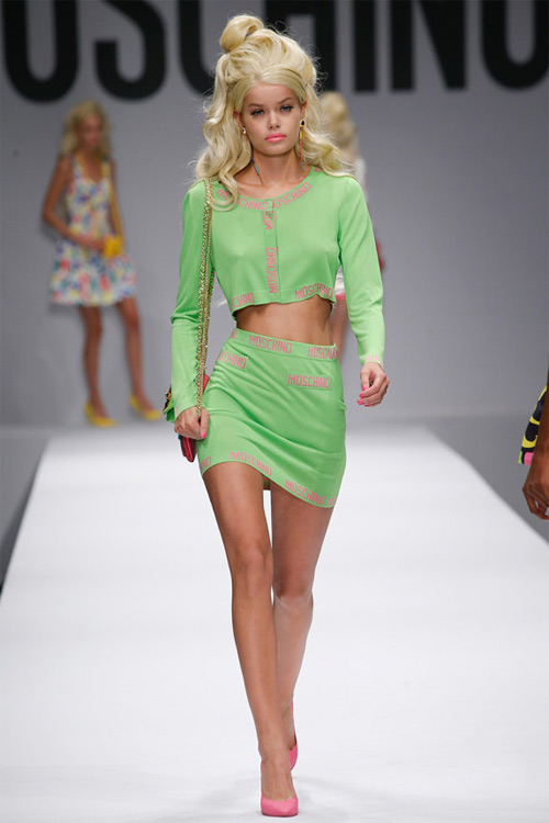 Xem Moschino thiết kế đồ cho "búp bê sống" - 15