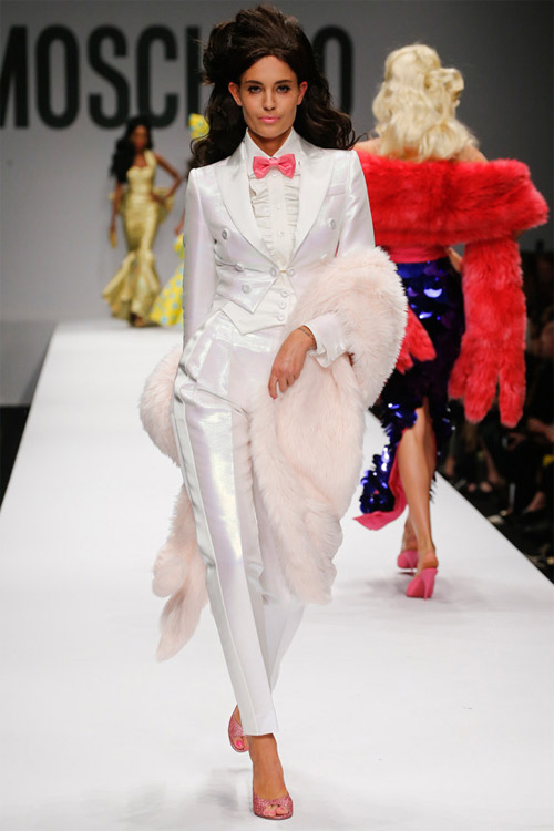 Xem Moschino thiết kế đồ cho "búp bê sống" - 3