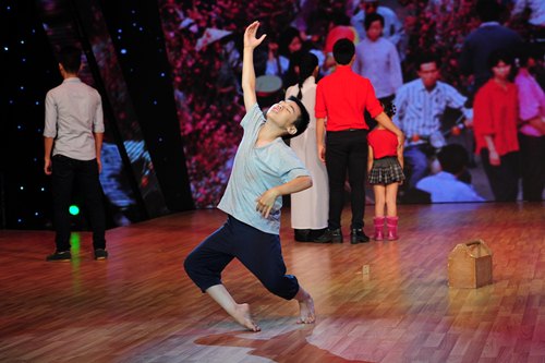 Vũ công nhí gây sốt khi hóa thành Sơn Tùng M-TP - 5