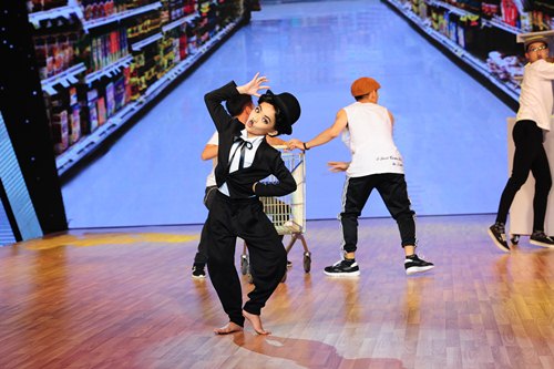 Vũ công nhí gây sốt khi hóa thành Sơn Tùng M-TP - 11