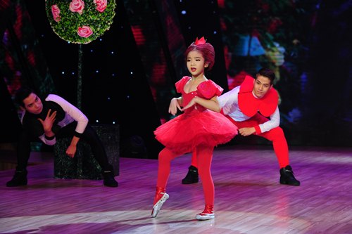 Vũ công nhí gây sốt khi hóa thành Sơn Tùng M-TP - 4