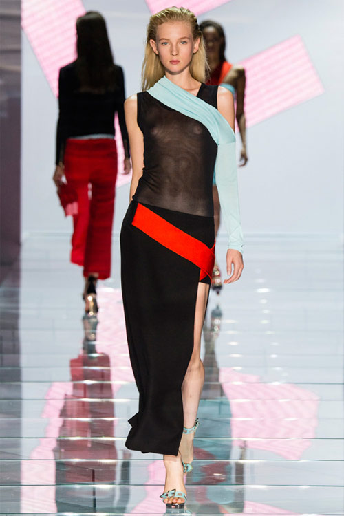 Versace: Sự lựa chọn số 1 của các cô gái hiện đại - 9