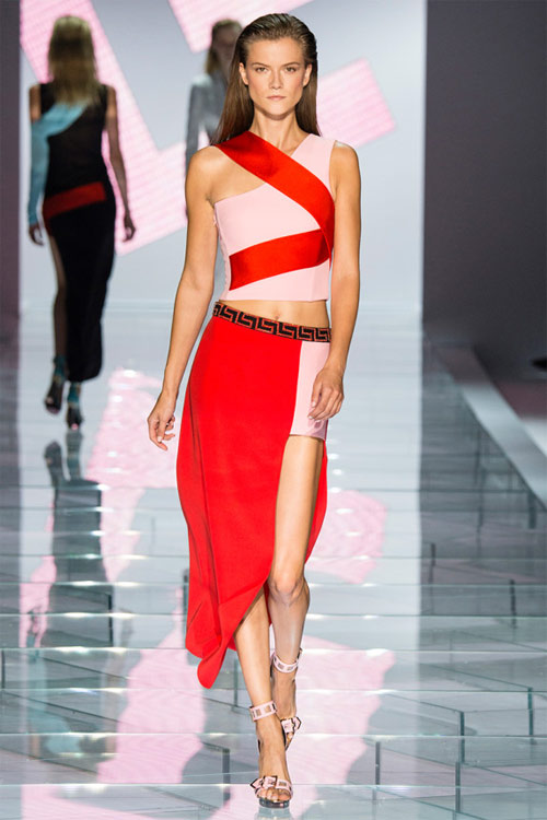 Versace: Sự lựa chọn số 1 của các cô gái hiện đại - 11