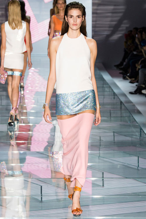 Versace: Sự lựa chọn số 1 của các cô gái hiện đại - 16