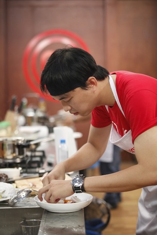 Thí sinh Vua đầu bếp nghiến răng chặt đầu ba ba - 8