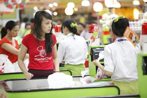 Thí sinh Vua đầu bếp nghiến răng chặt đầu ba ba - 11