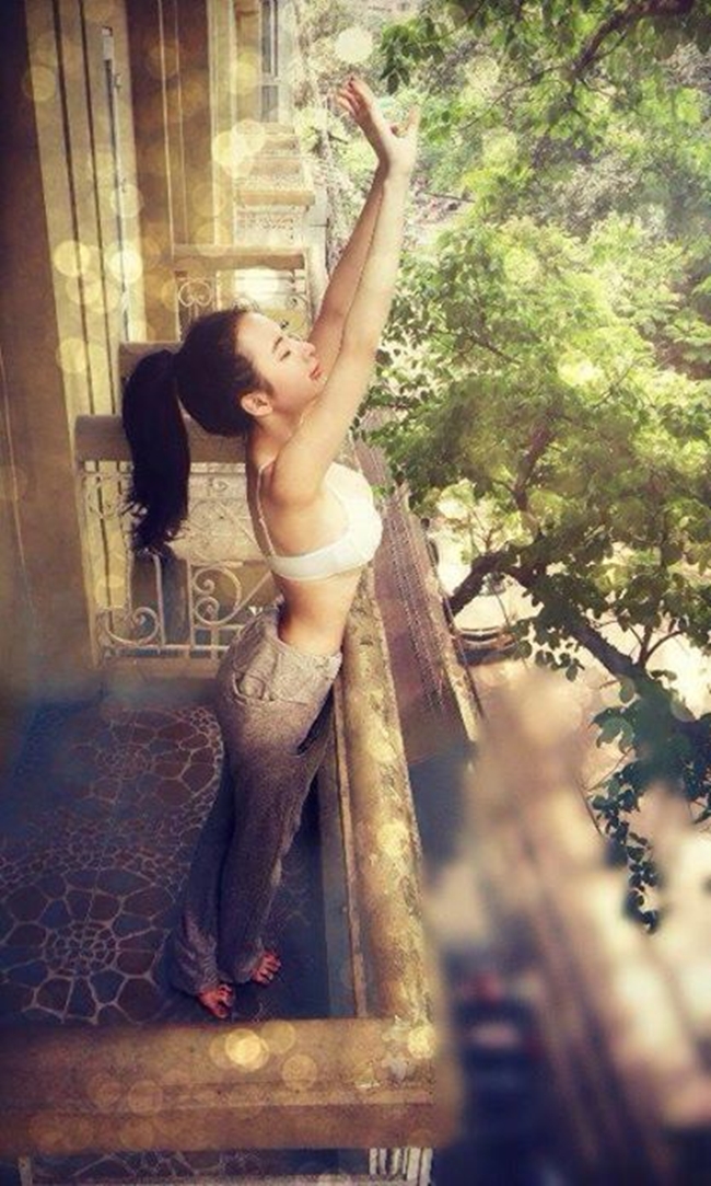Angela Phương Trinh rất siêng nặng luyện tập thể dục, thể thao để giữ cho mình một vóc dáng cân đối.
