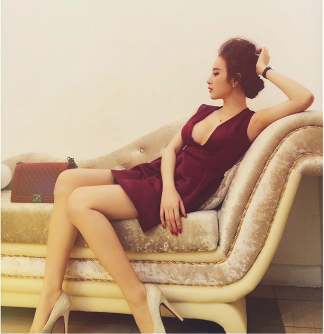 Phương Trinh khoe đường cong ngọt ngào bên bể bơi - 23