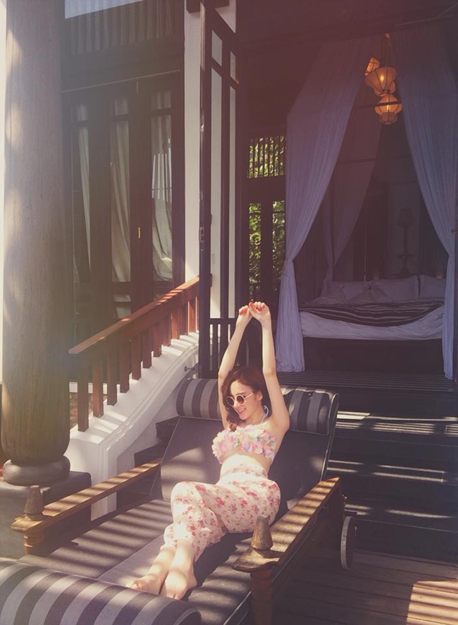 Khoảng thời gian này, Angela Phương Trinh đang tất bật tập luyện cho Bước nhảy hoàn vũ. Nữ ca sĩ sẽ tham gia vào mùa giải năm nay cùng với nhiều ngôi sao nổi tiếng của làng giải trí Việt.

