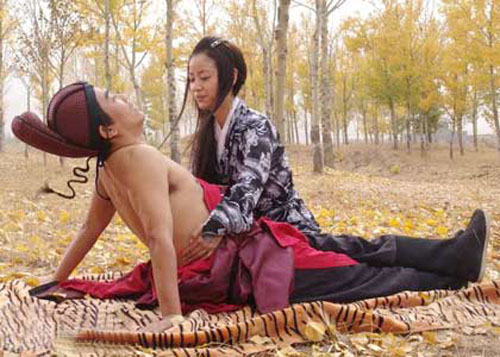 Những cảnh "yêu" của Lâm Tâm Như với các "nam thần" - 7